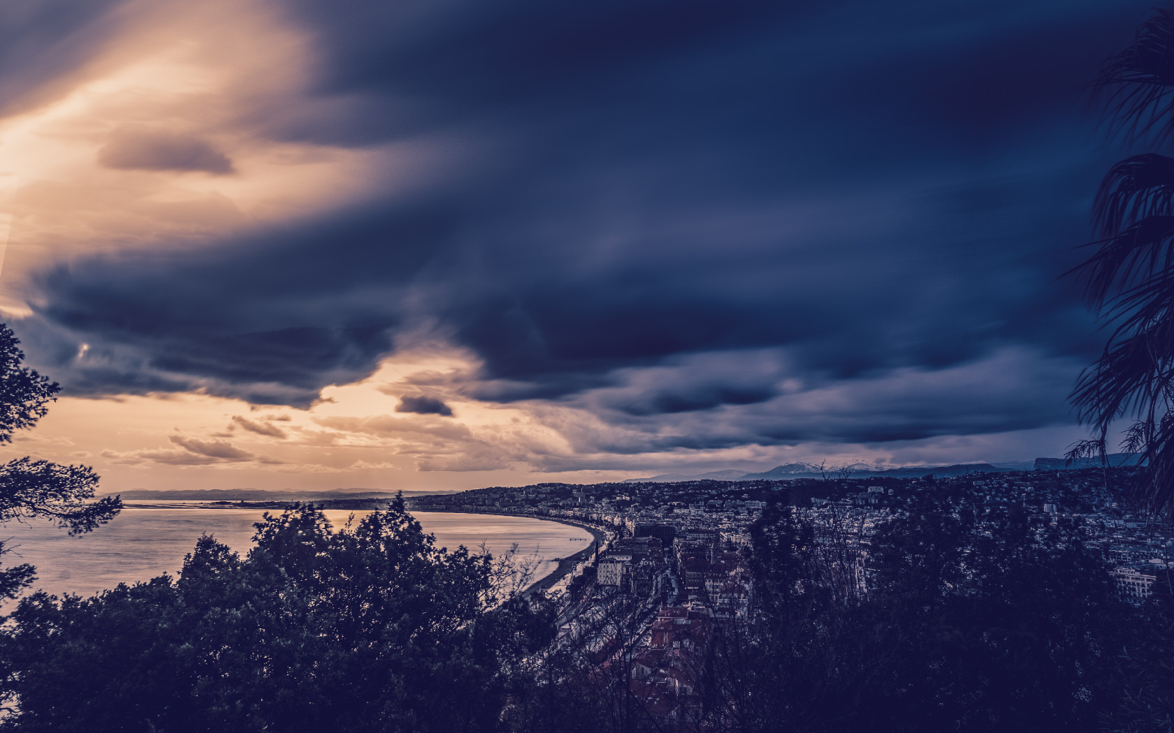 City Beside Sea