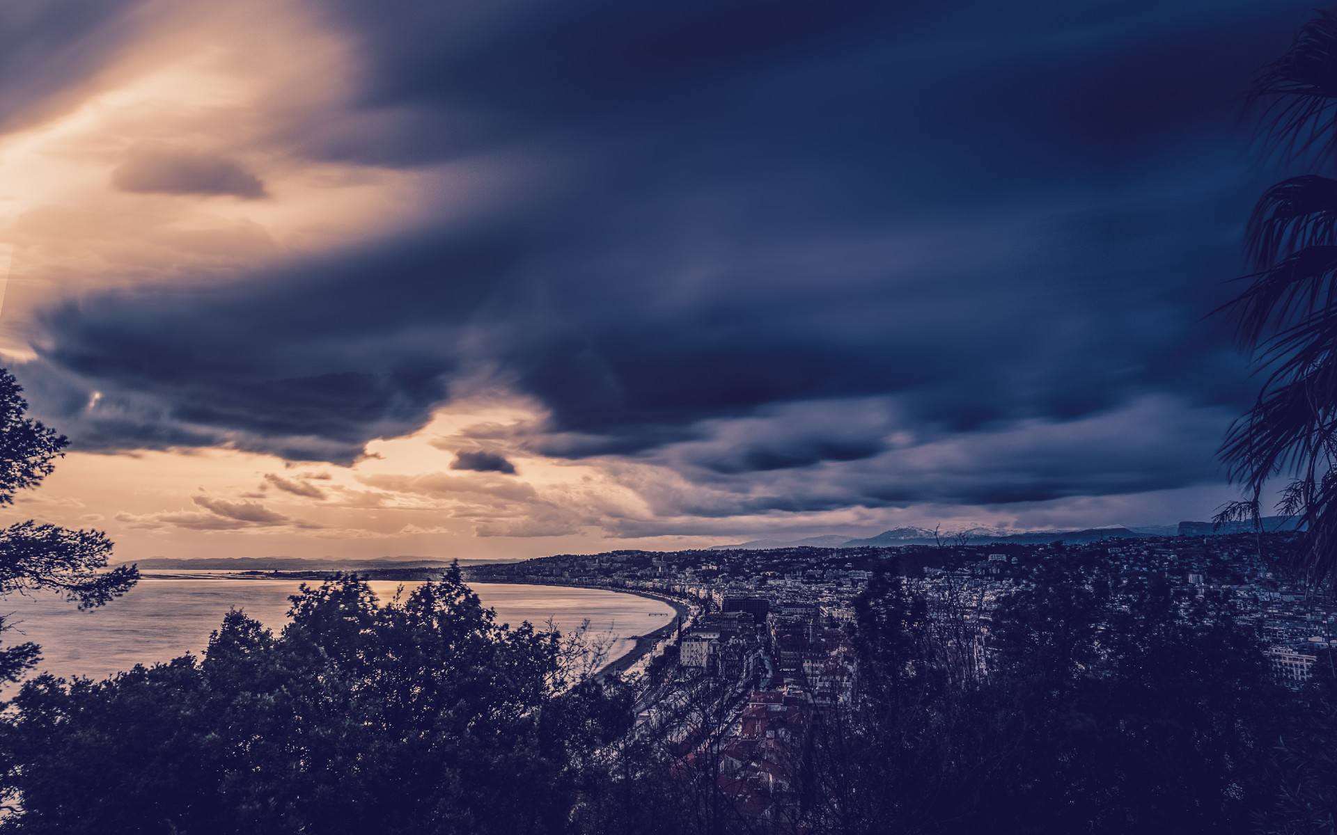 City Beside Sea