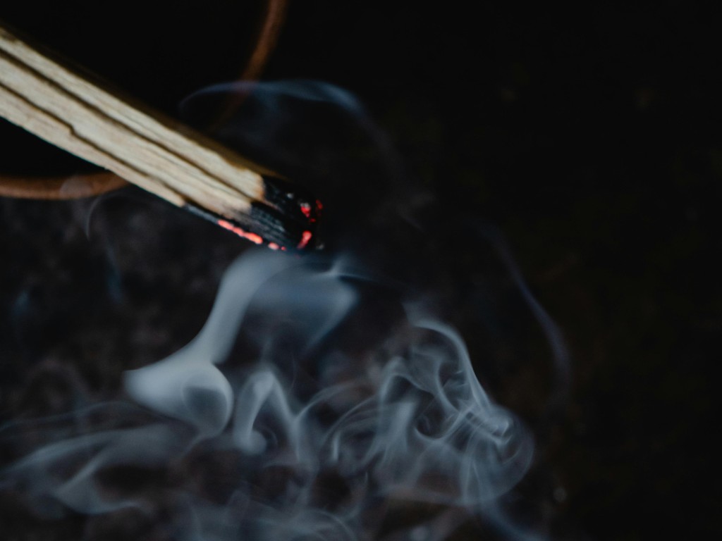 Lit Palo Santo