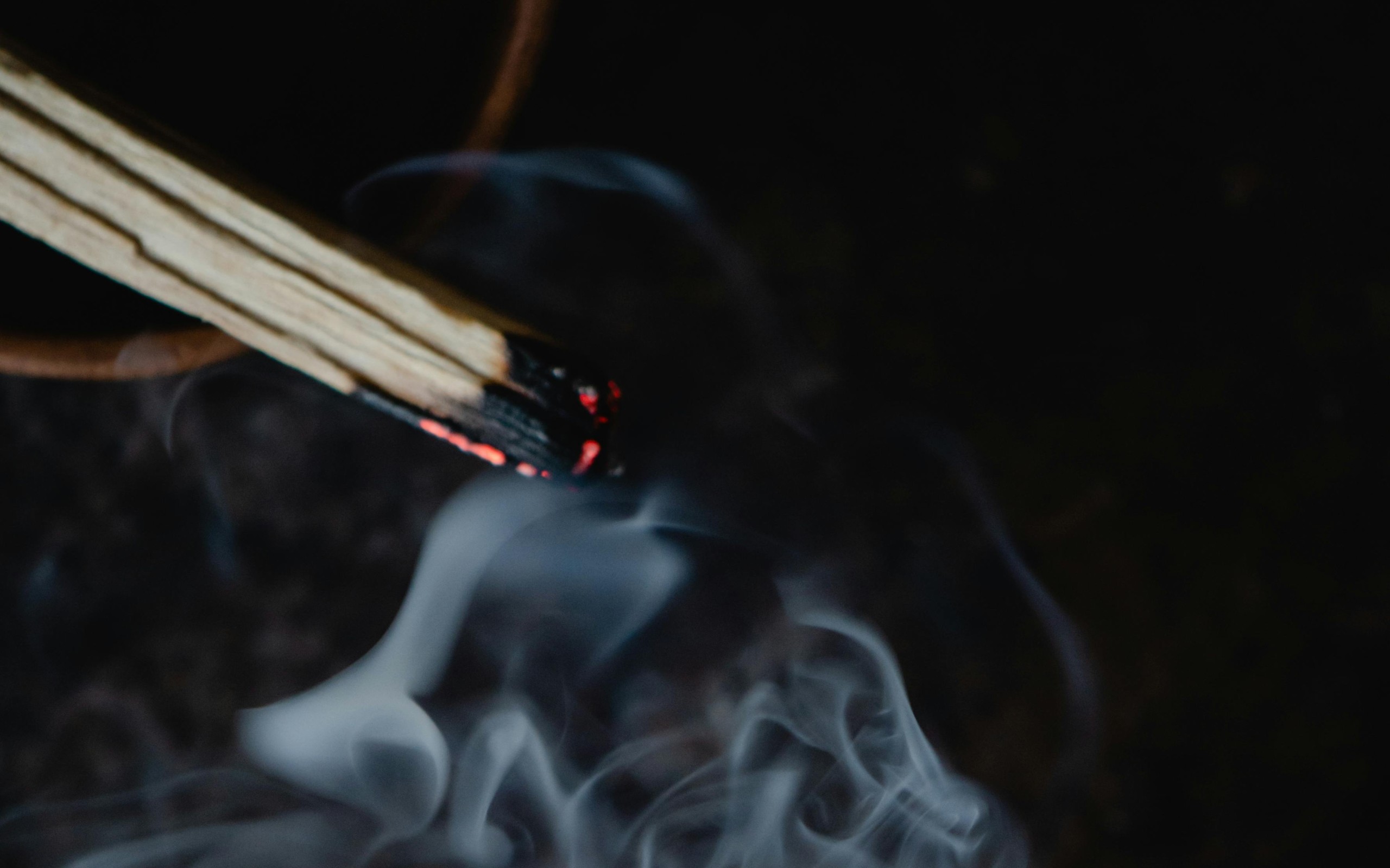 Lit Palo Santo