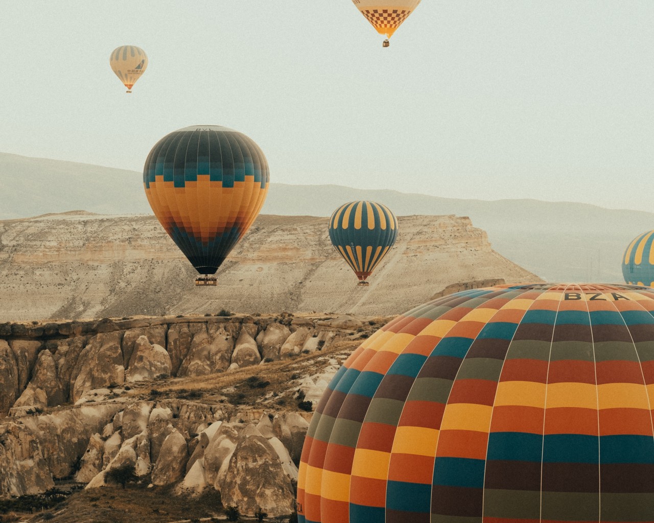 Hot air balloons 