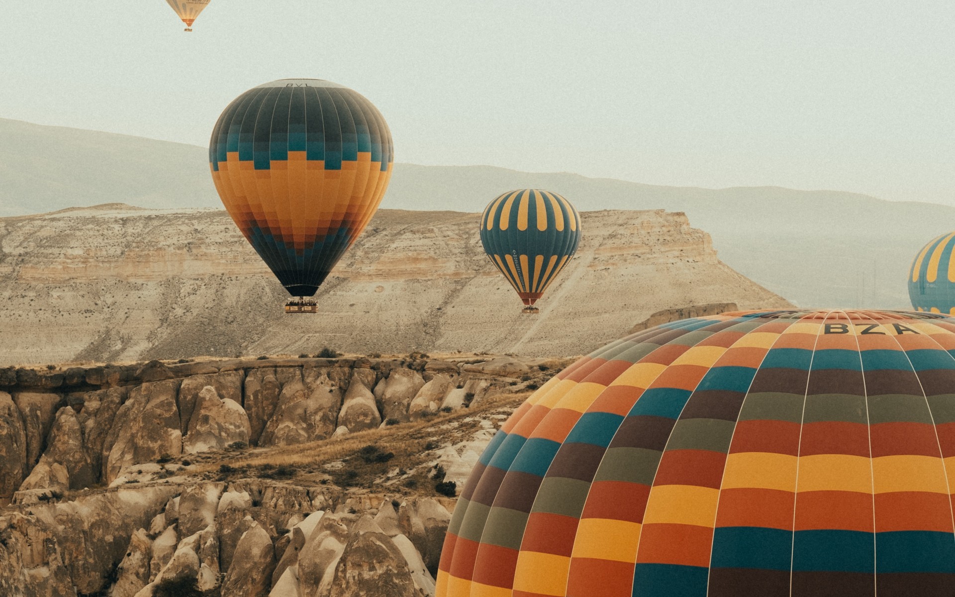 Hot air balloons 