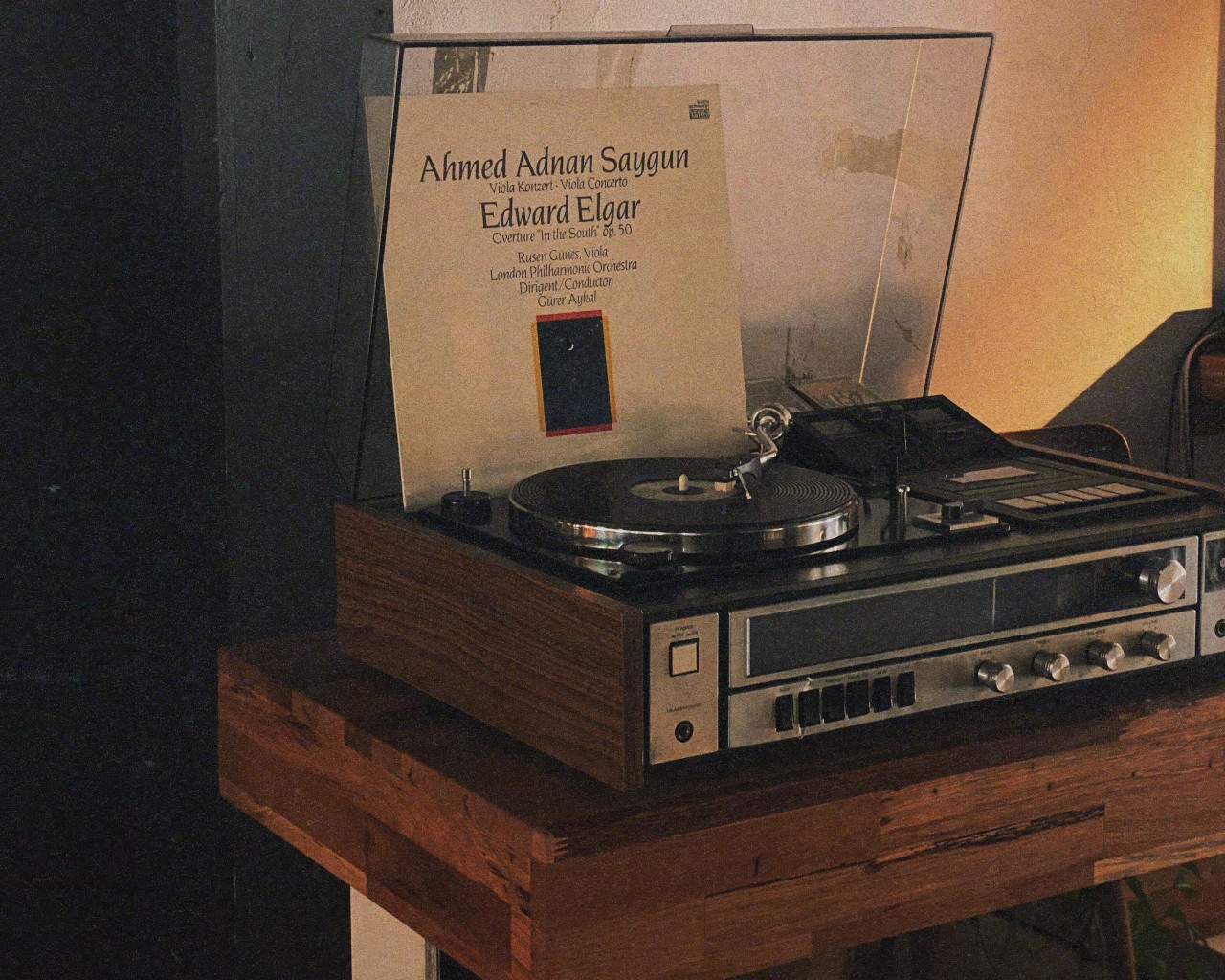 Retro record player