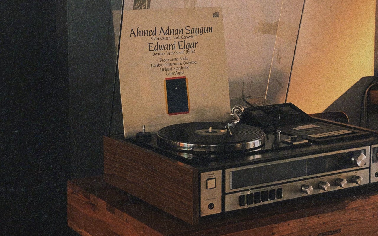 Retro record player